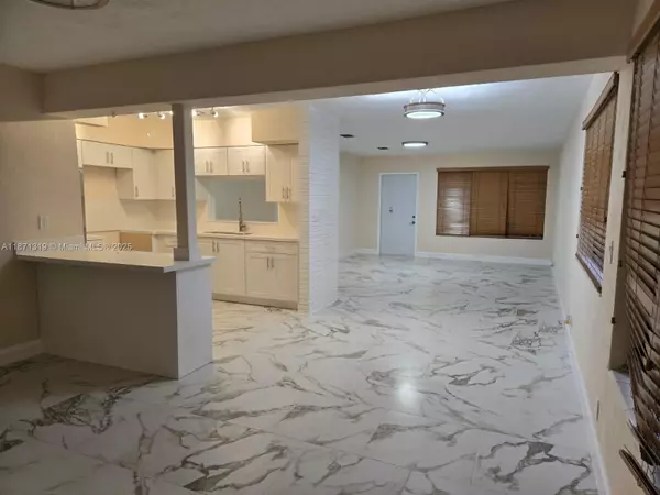 Hollywood, FL 33024,6751 Meade St