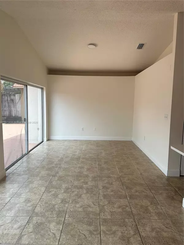 Hialeah, FL 33015,16771 NW 74th Ct