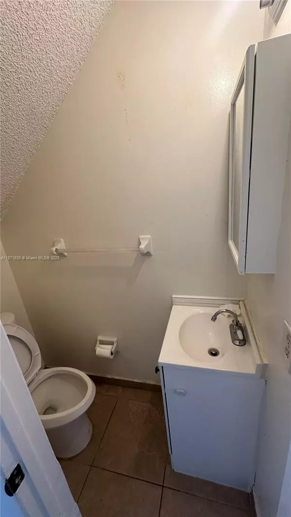 Margate, FL 33063,6609 Winfield Blvd #104-A