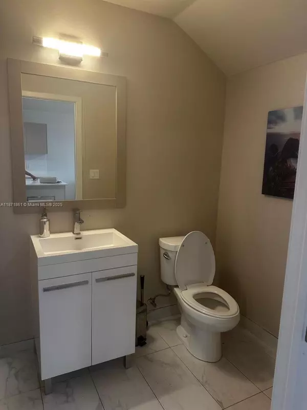 Miami, FL 33180,2505 NE 193rd St #4114