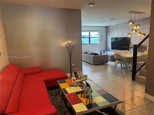 Doral, FL 33178,10574 NW 81st Ter