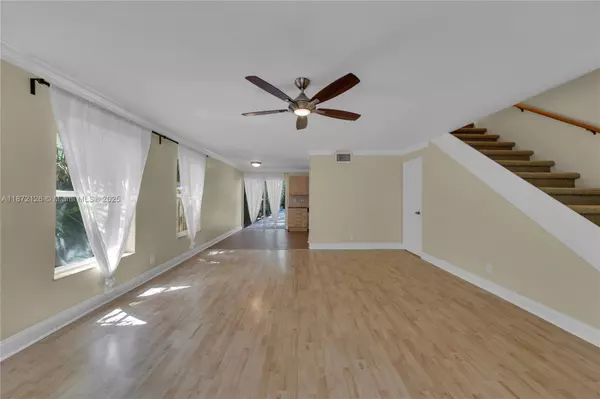 Fort Lauderdale, FL 33315,307 SW 11th Ct