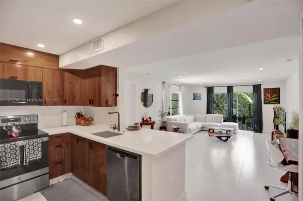 2640 NE 135th St #210, North Miami, FL 33181