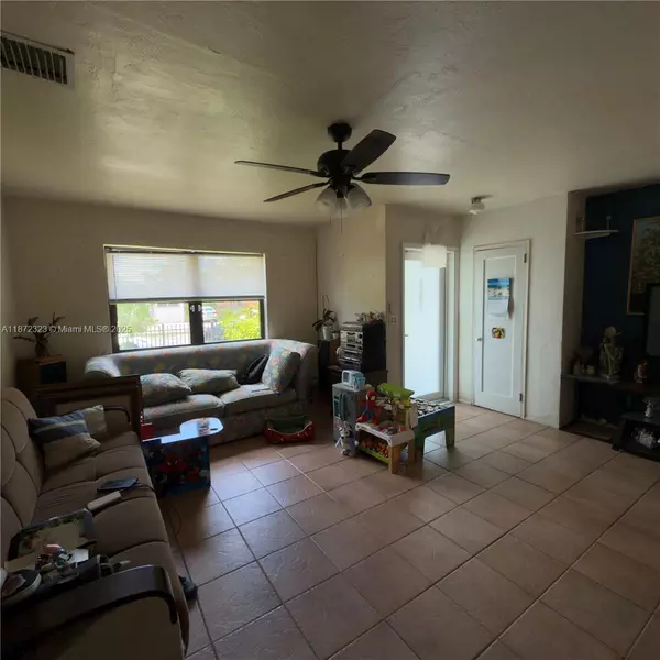 Miami, FL 33147,2921 NW 66th St