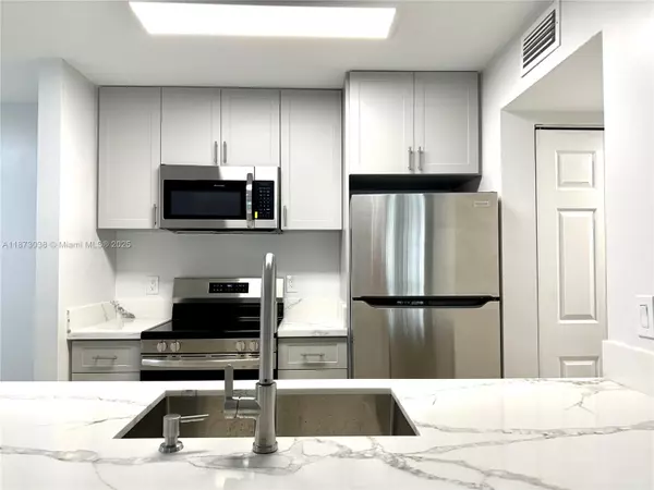 Miami, FL 33196,15770 SW 106th Ter #105
