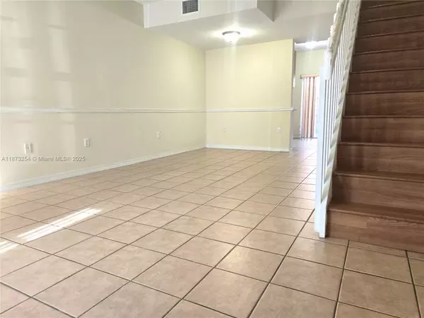Miami, FL 33172,209 NW 109th Ave #402