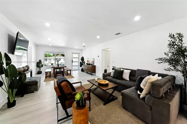 North Miami Beach, FL 33162,16830 NE 6th Ct