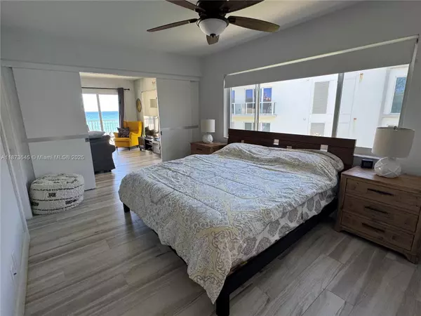 Hillsboro Beach, FL 33062,1203 Hillsboro Mile #P2