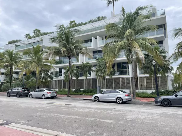 Miami Beach, FL 33139,331 Collins Ave #12