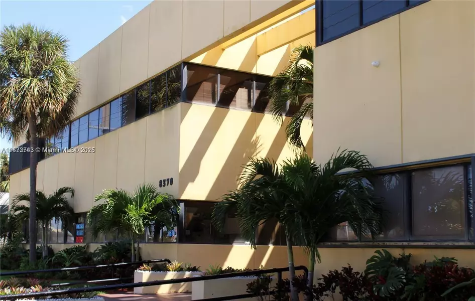 8370 W Flagler St #110, Miami, FL 33144