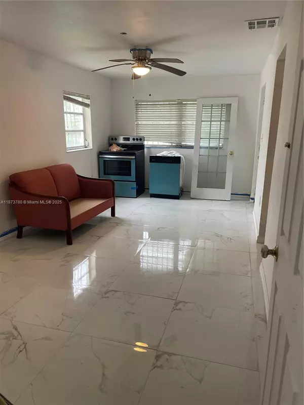 Miami, FL 33165,4212 SW 98th Ave