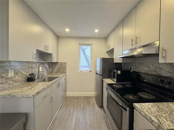 Miami, FL 33137,174 NE 55th St #Upstairs