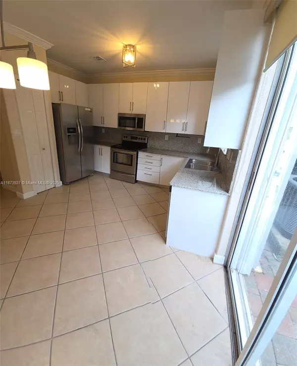 Doral, FL 33178,5470 NW 107th Ave #812