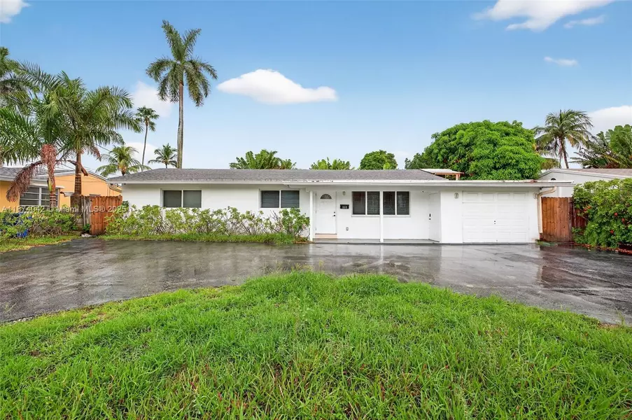 3045 NE 16th Ave, Oakland Park, FL 33334