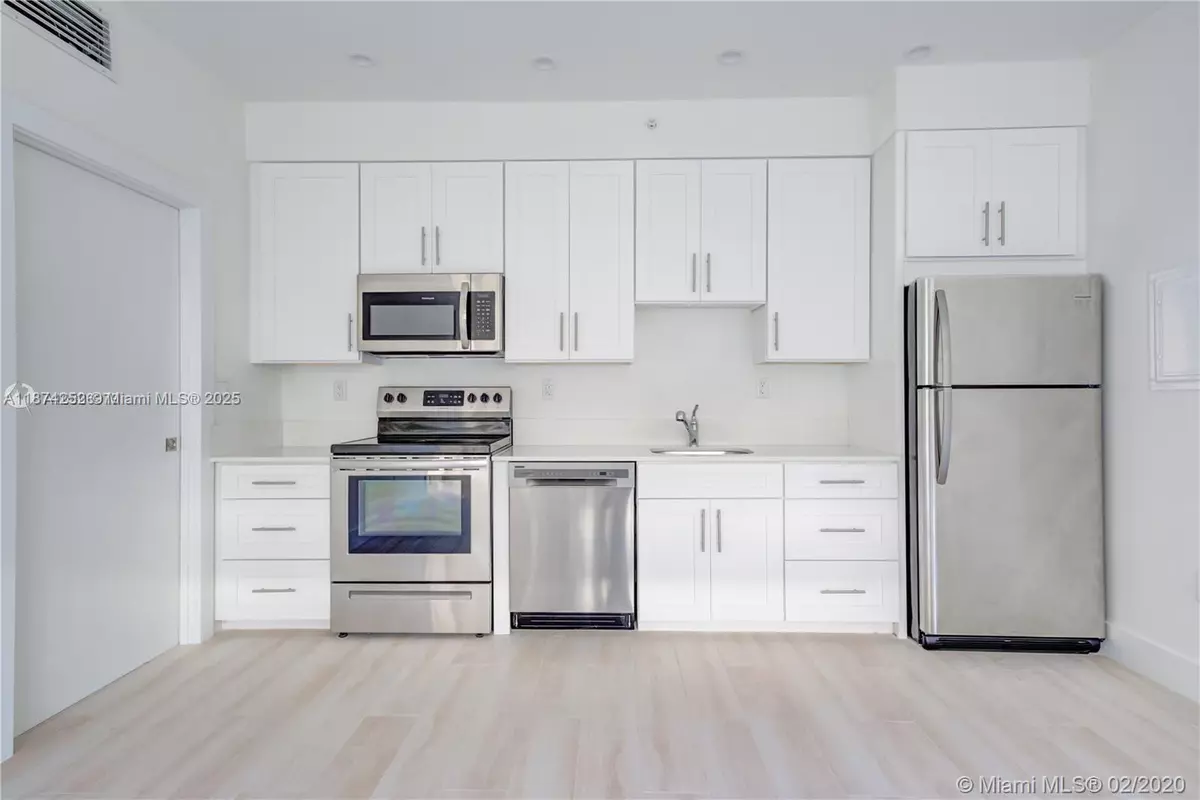 Miami Beach, FL 33139,940 Michigan Ave #2