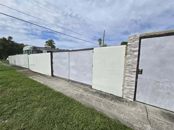 Hialeah, FL 33012,110 W 53rd St