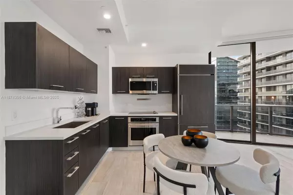 Miami, FL 33130,45 SW 9th St #4301