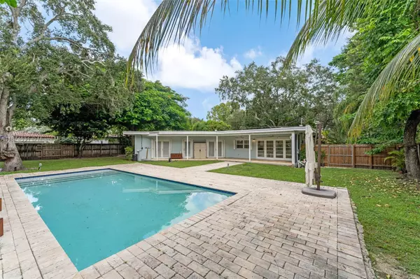 8318 SW 131st St, Pinecrest, FL 33156