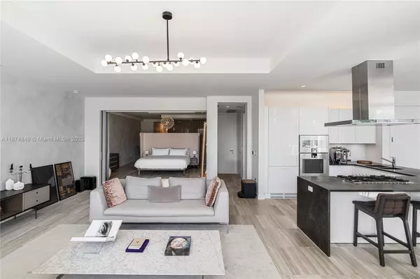 Miami Beach, FL 33140,4701 N Meridian Ave #216