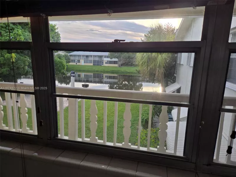 92 Sheffield D #92-D, West Palm Beach, FL 33417