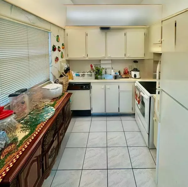 Pembroke Pines, FL 33027,251 SW 134 Way #105M