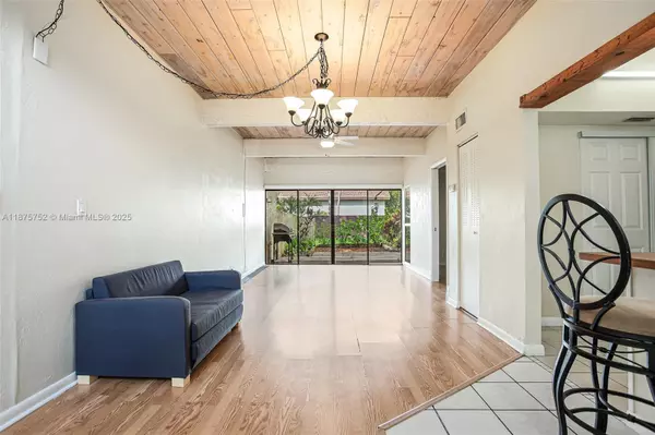 Plantation, FL 33324,8811 Gatehouse Rd #8