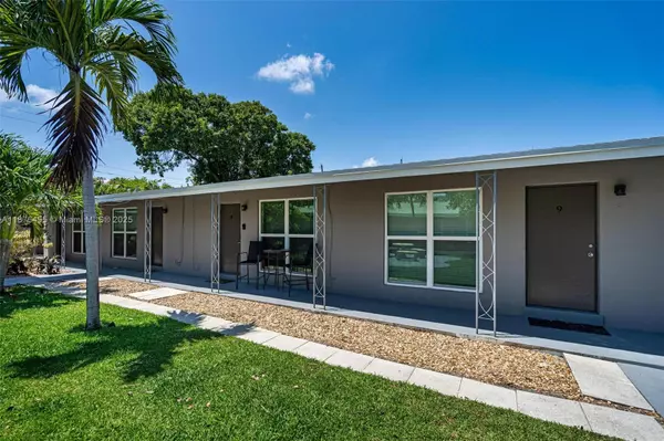 Wilton Manors, FL 33305,2201 NE 14th Ave #9