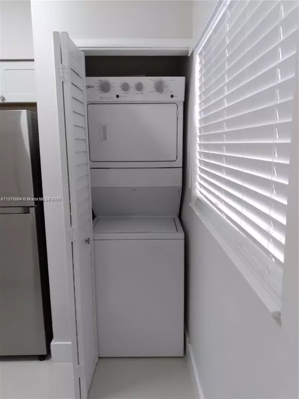 Pembroke Pines, FL 33024,1851 NW 96th Ter #6B