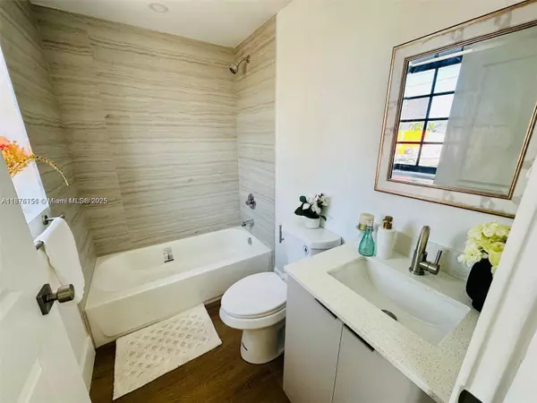 Miami Beach, FL 33139,1619 Jefferson Ave #204