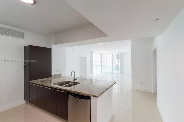 Miami, FL 33131,951 Brickell Ave #810