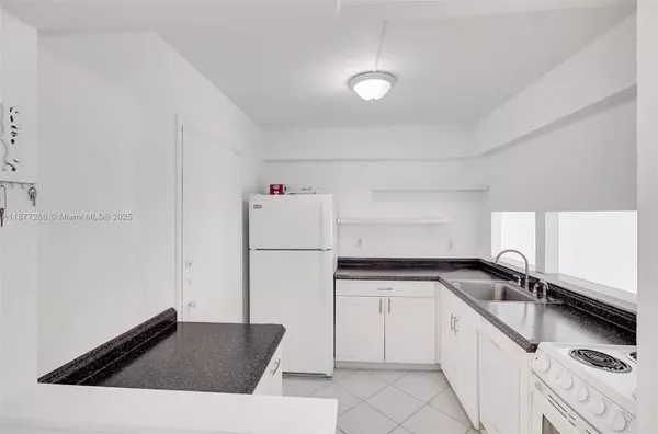 Miami Beach, FL 33139,345 Ocean Dr #407