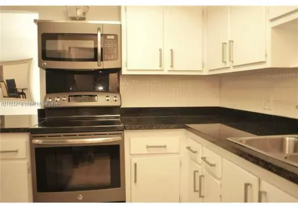 Davie, FL 33324,2451 SW 82nd Ave #106
