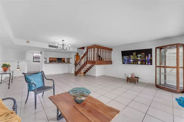 Miami, FL 33172,10003 NW 9th St Cir #8-17