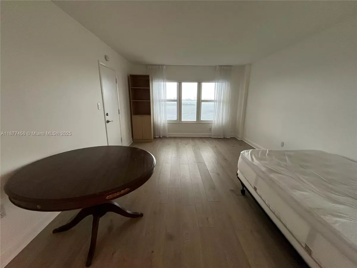 Miami, FL 33181,11111 Biscayne Blvd #11A