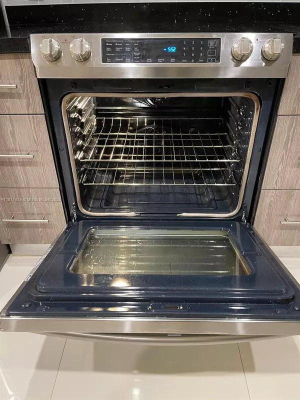 Aventura, FL 33160,2801 NE 183rd St #1909W