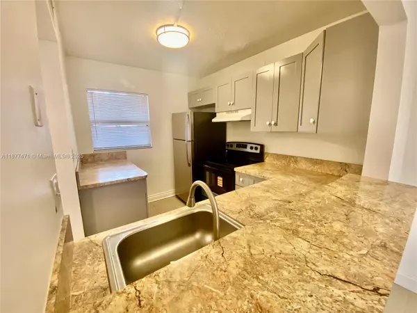 Miramar, FL 33025,3199 FOXCROFT RD #113