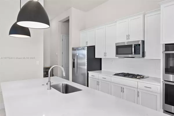 Parkland, FL 33067,7612 Knight #7612