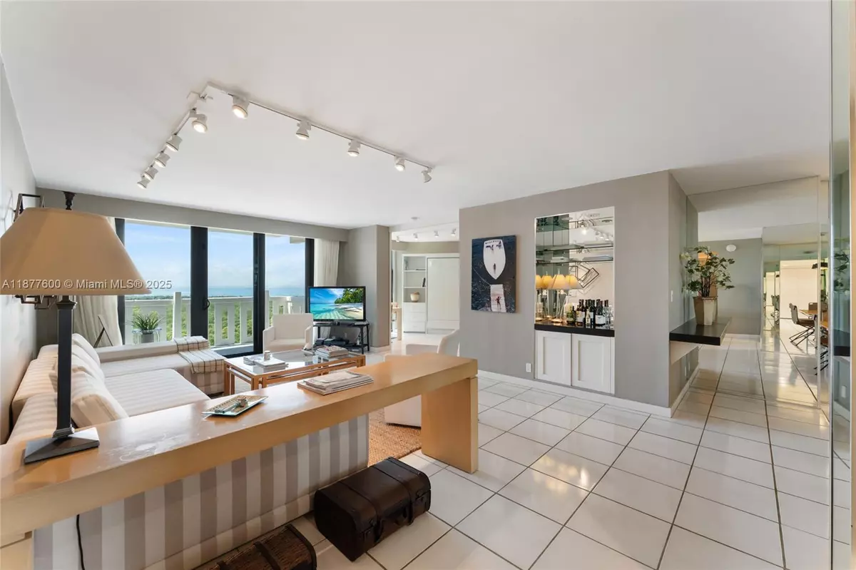 Key Biscayne, FL 33149,1121 Crandon Blvd #E1206