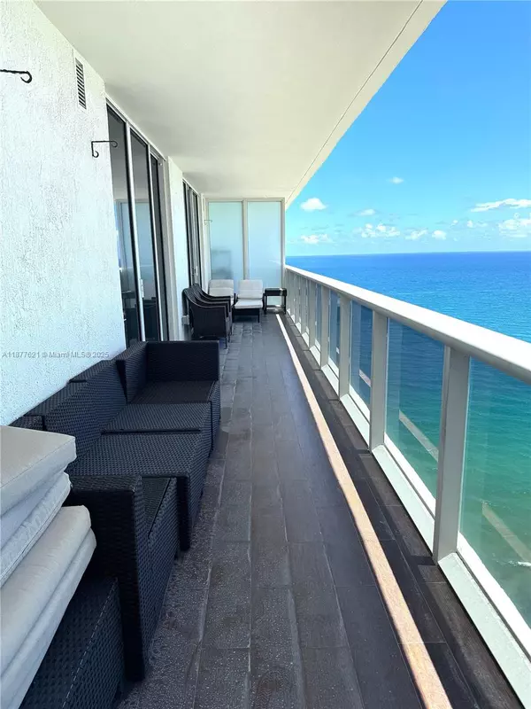 Hallandale Beach, FL 33009,1830 S Ocean Dr #3303