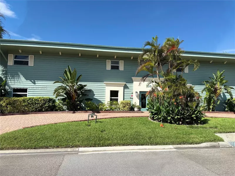 220 COLUMBIA DR #31, Cape Canaveral, FL 32920