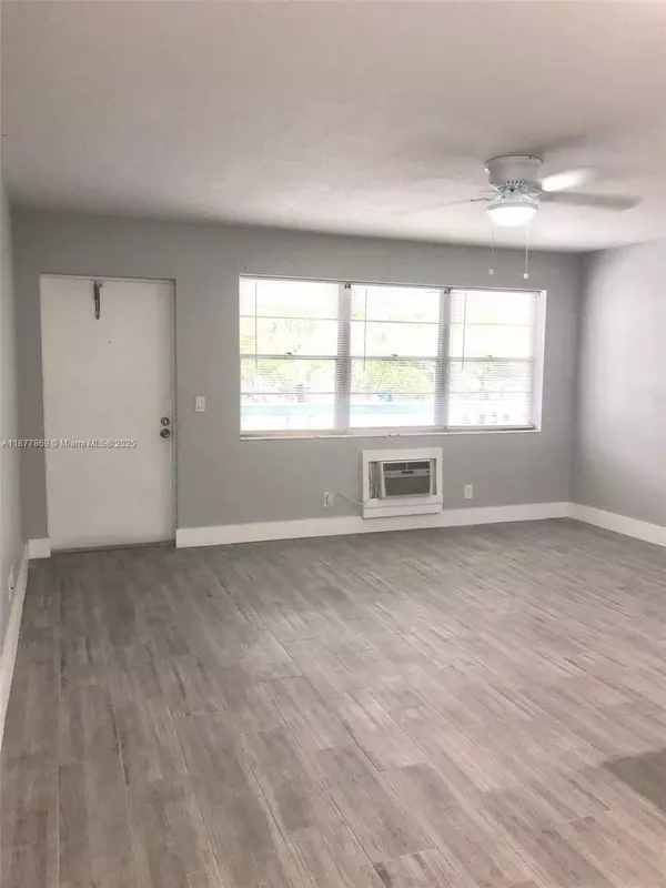 Deerfield Beach, FL 33442,17 Keswick A #17