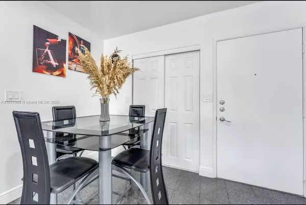 Miami, FL 33172,660 W Park Dr #1-203