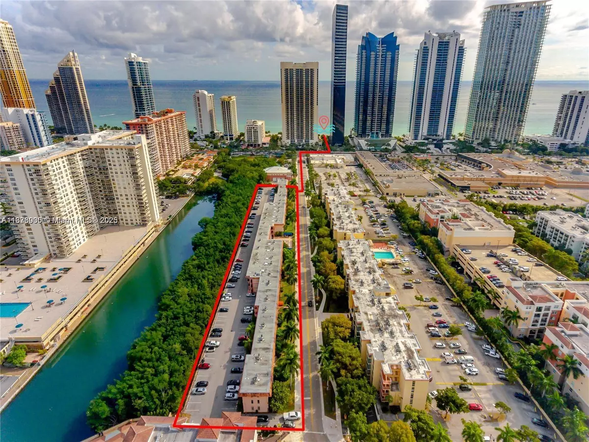 Sunny Isles Beach, FL 33160,251 NE 172nd St #221