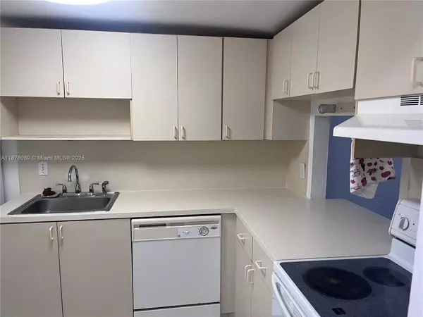 Miami, FL 33176,9970 SW 88th St #903-9