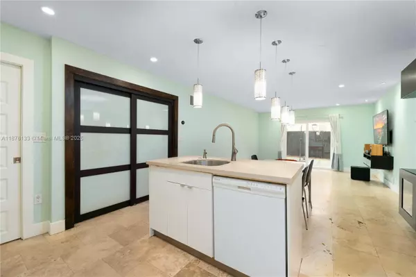 Miami, FL 33176,9960 SW 88th St #611-6