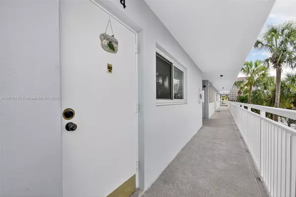 Boynton Beach, FL 33435,2000 S Federal Hwy #304