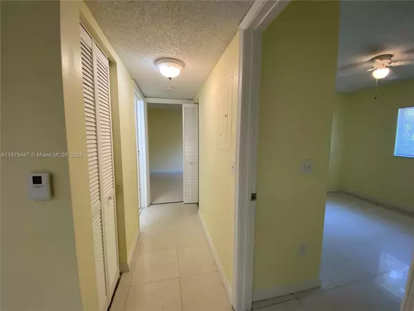 Hollywood, FL 33021,3670 N 56th Ave #705