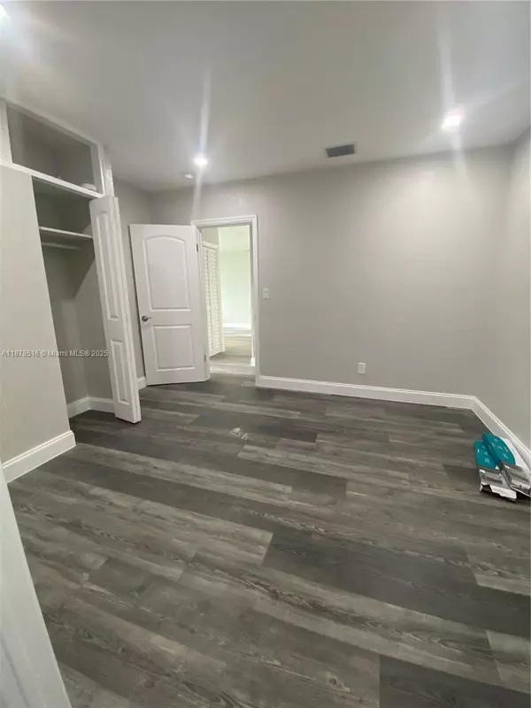 Deerfield Beach, FL 33441,284 SE 6th Ave #2