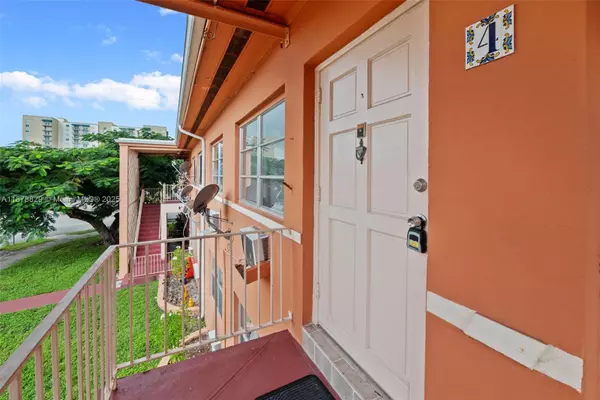 Miami, FL 33135,3571 SW 10th St #10B