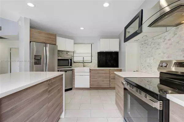 Pembroke Pines, FL 33025,640 SW 113th Ter